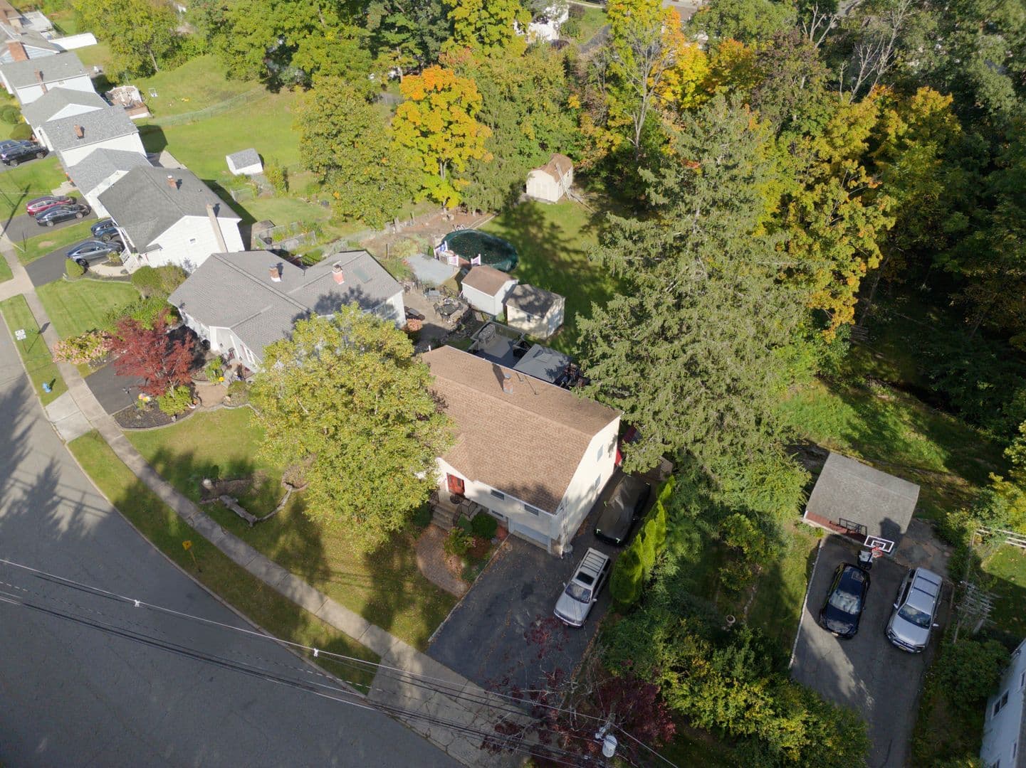 Bloomingdale House: 128 Reeve Ave,