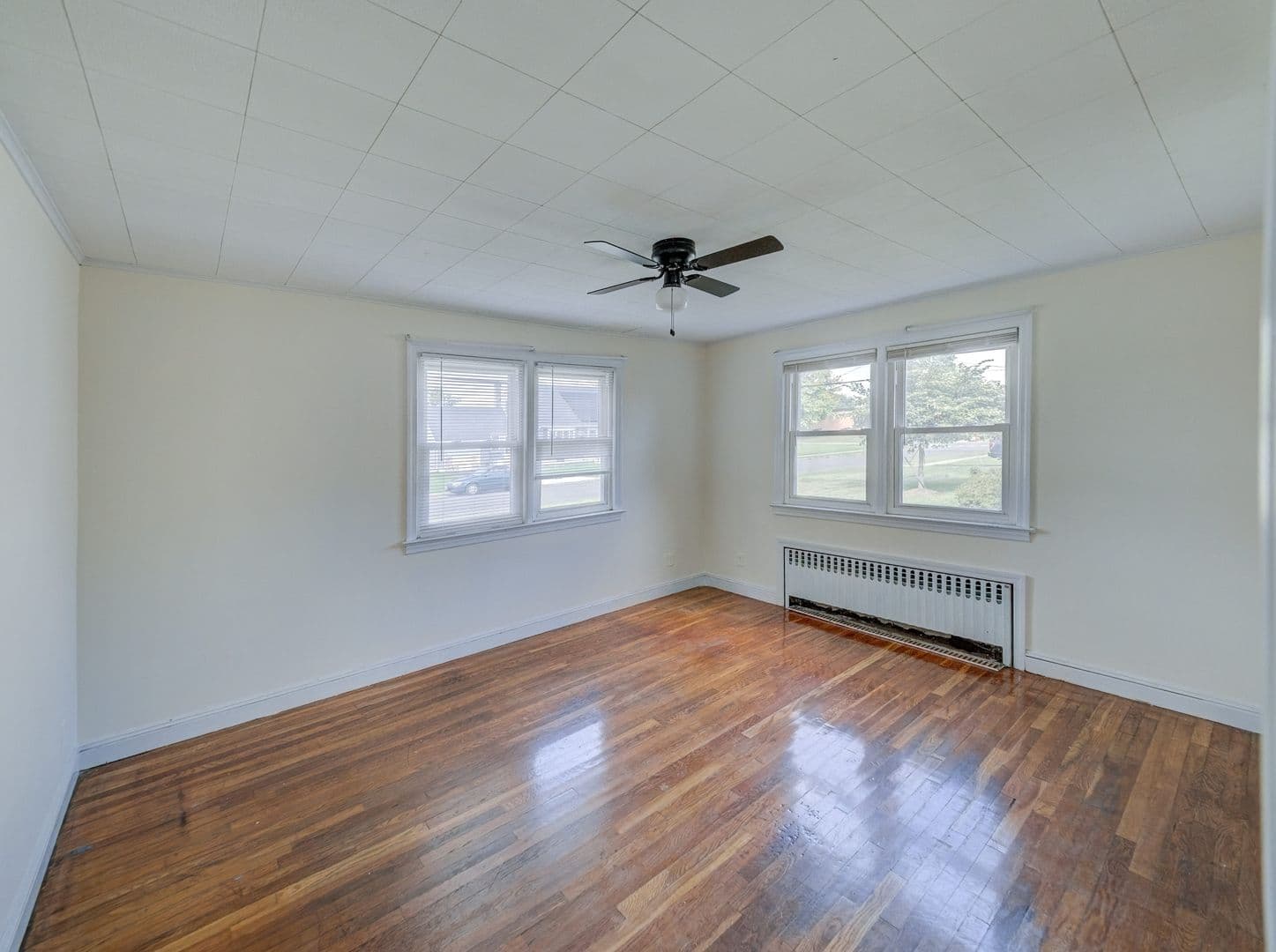 Manville House: 719 Newark Ave