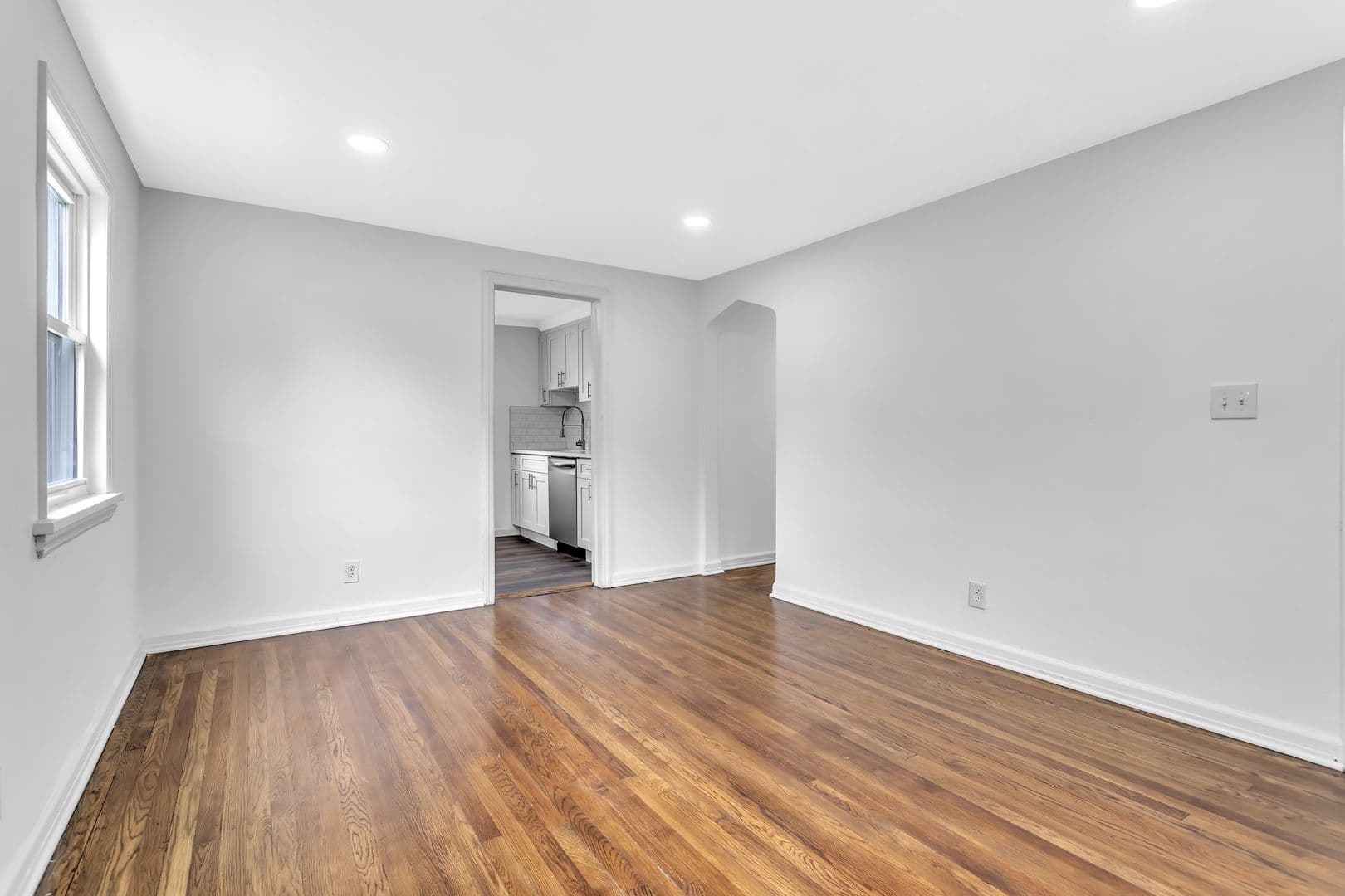 Dunellen Apartment: 401 Sanford Ave