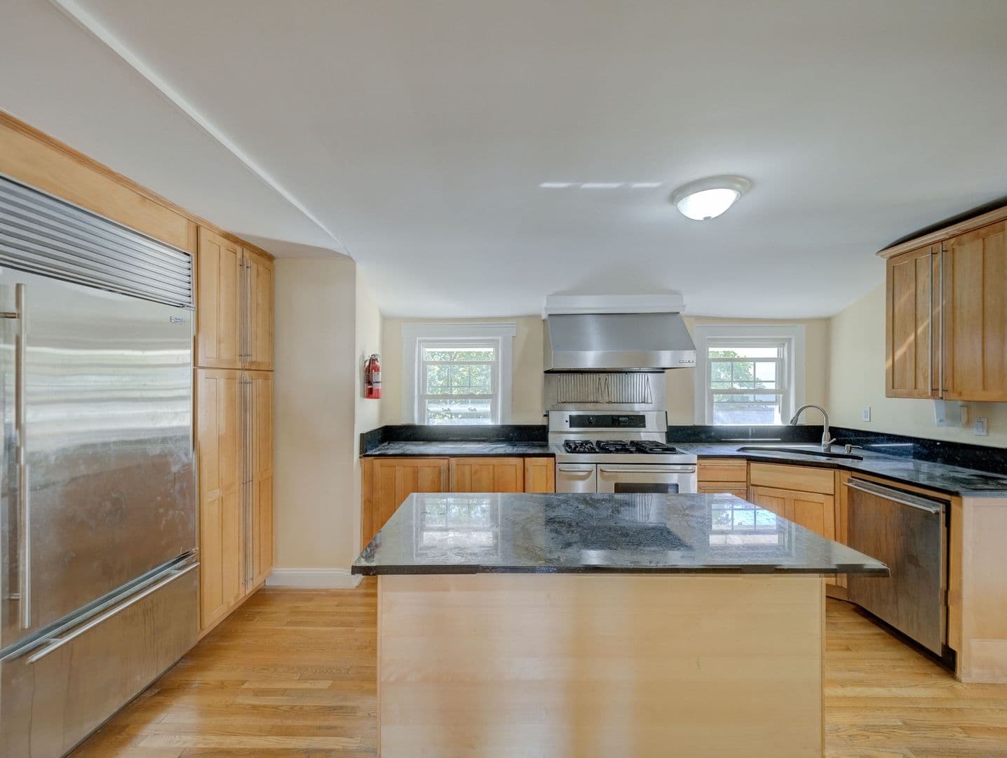 West Orange House: 14 Winding Way