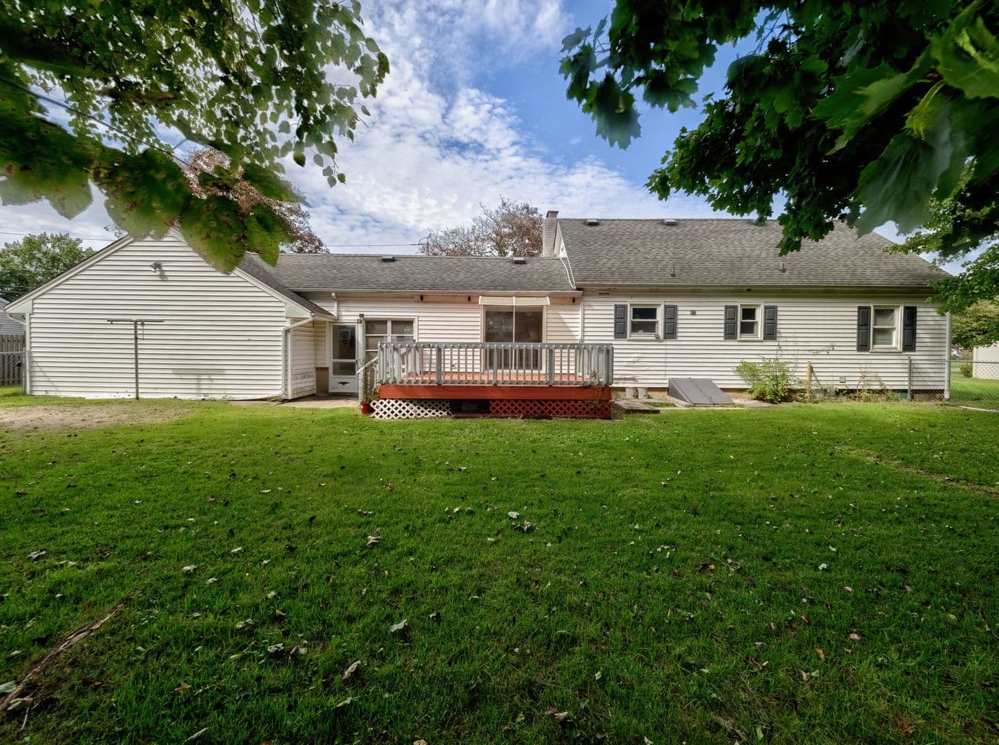 Manville House: 719 Newark Ave