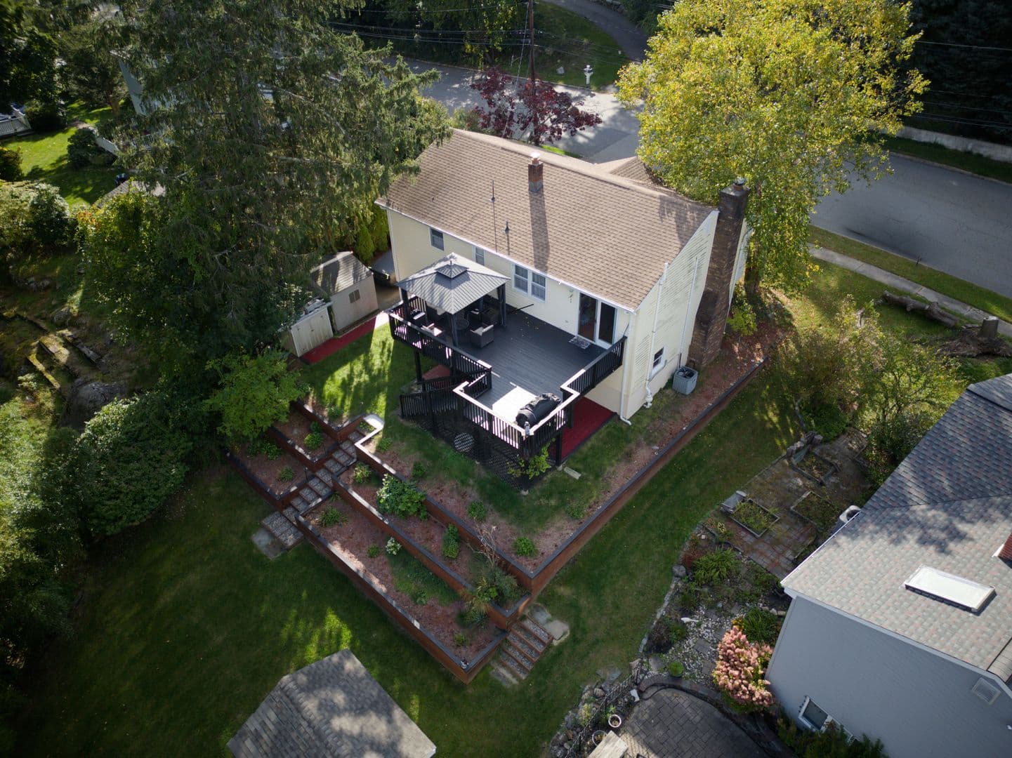 Bloomingdale House: 128 Reeve Ave,
