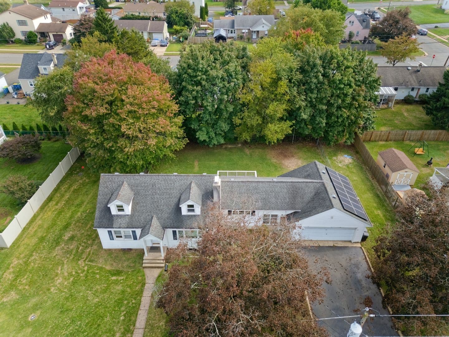Manville House: 719 Newark Ave