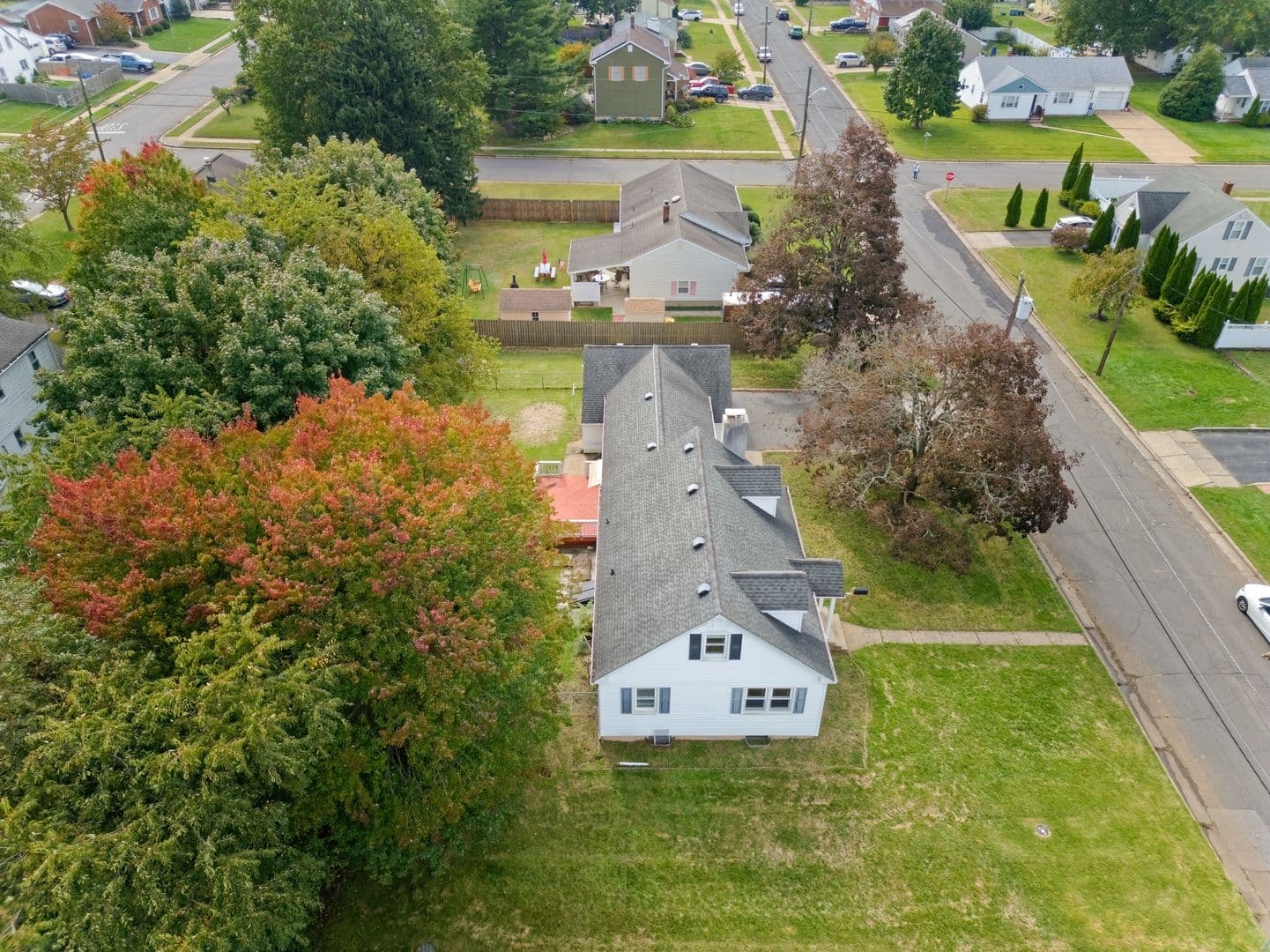 Manville House: 719 Newark Ave