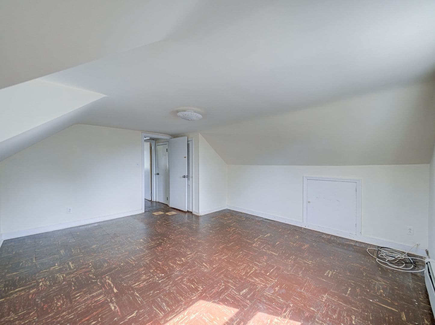 Manville House: 719 Newark Ave