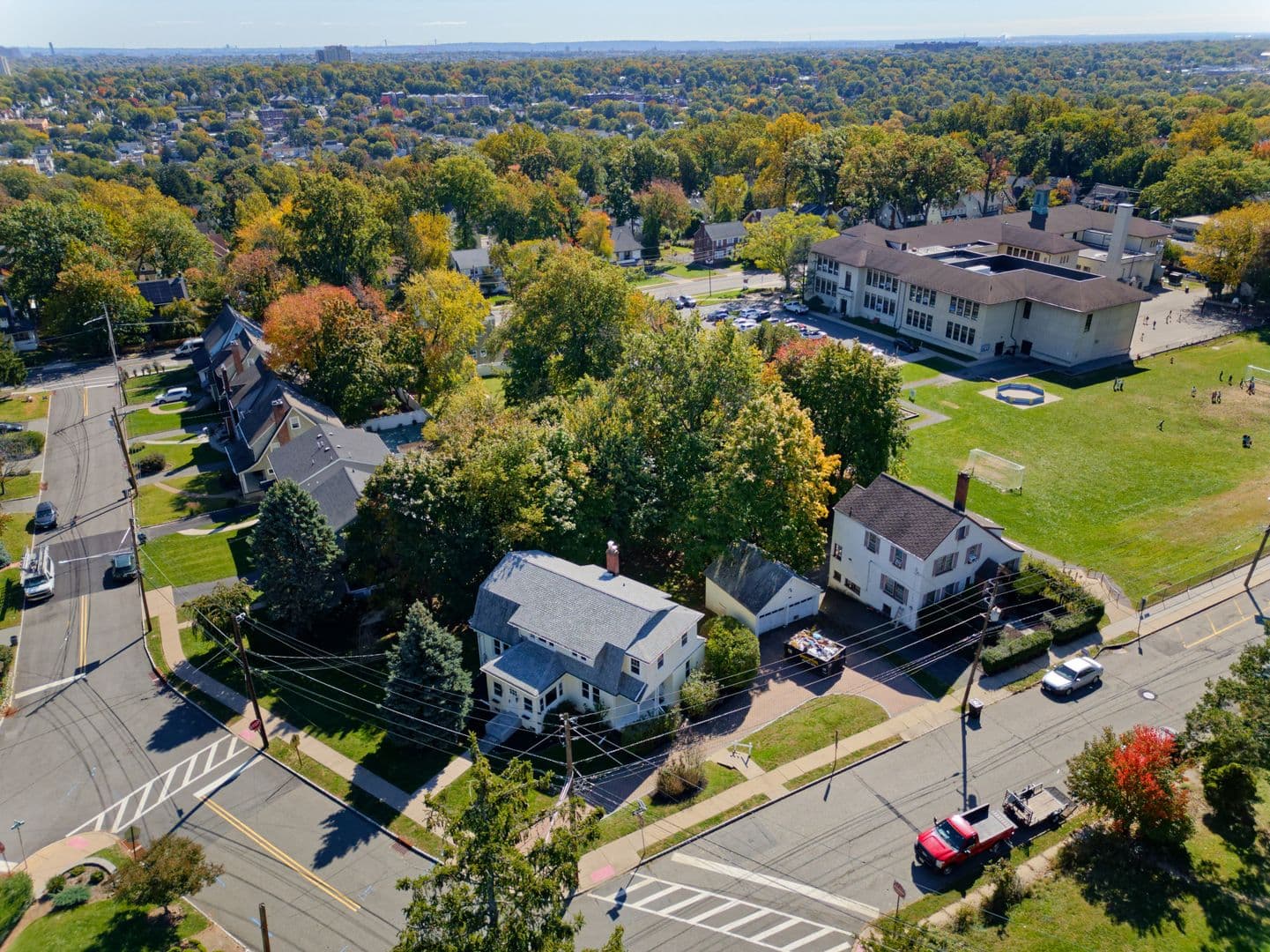 West Orange House: 14 Winding Way