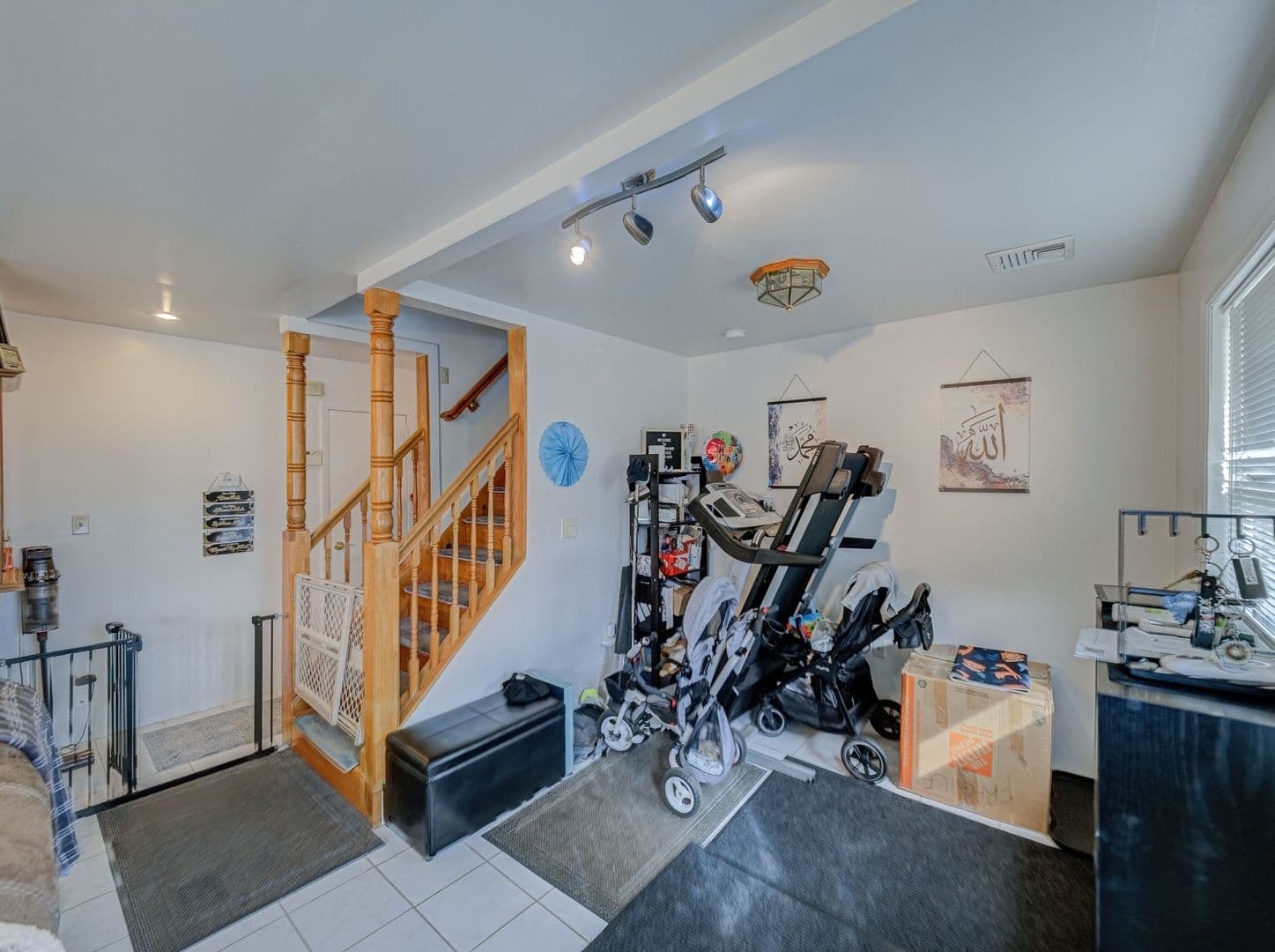 Carteret House: 74 Markowitz St