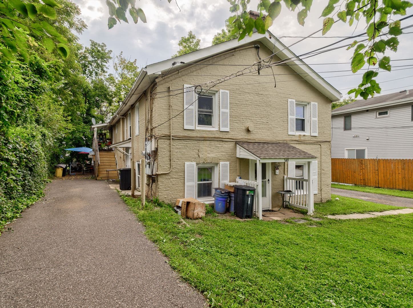Sommerville Apartment: 148 Davenport Street,