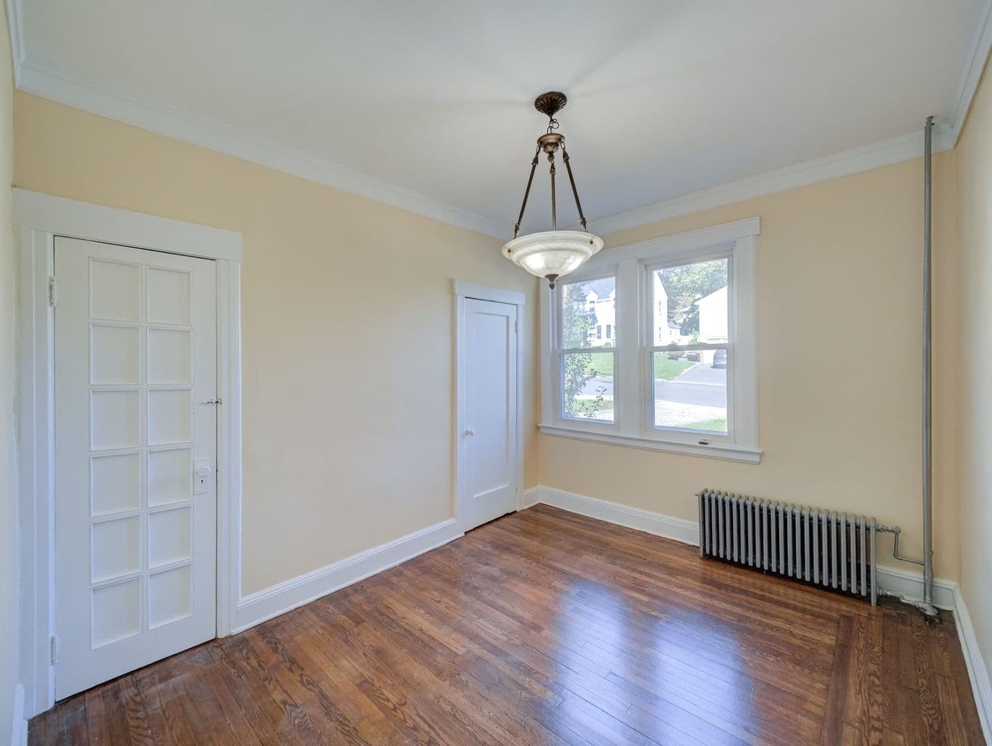 West Orange House: 14 Winding Way
