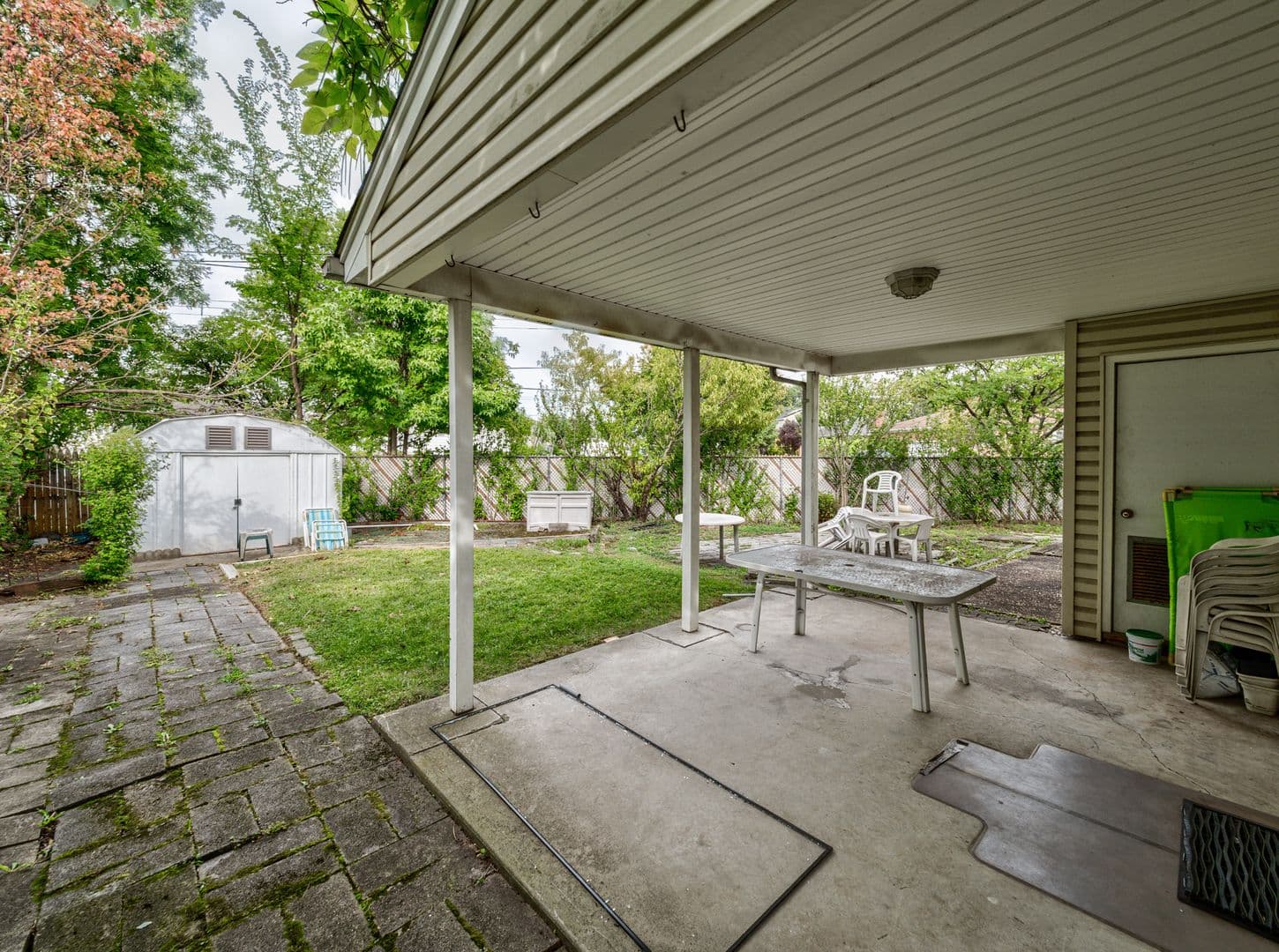 Carteret House: 74 Markowitz St