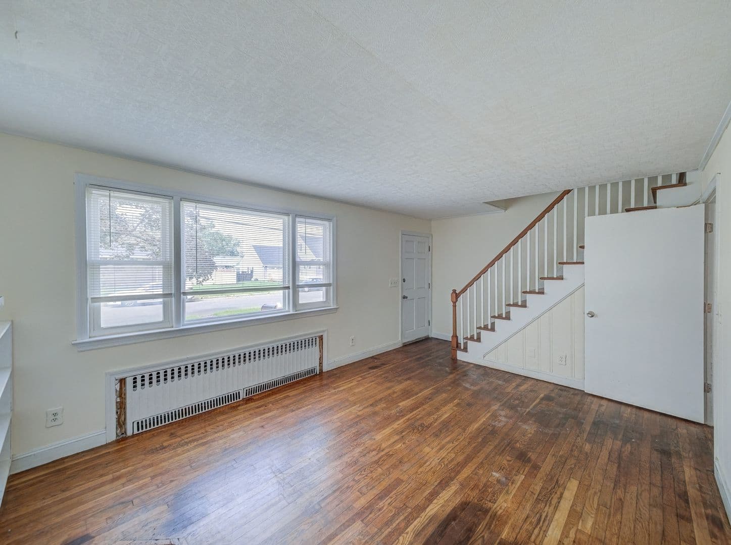 Manville House: 719 Newark Ave