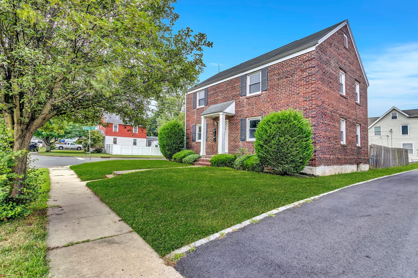Dunellen Apartment: 401 Sanford Ave