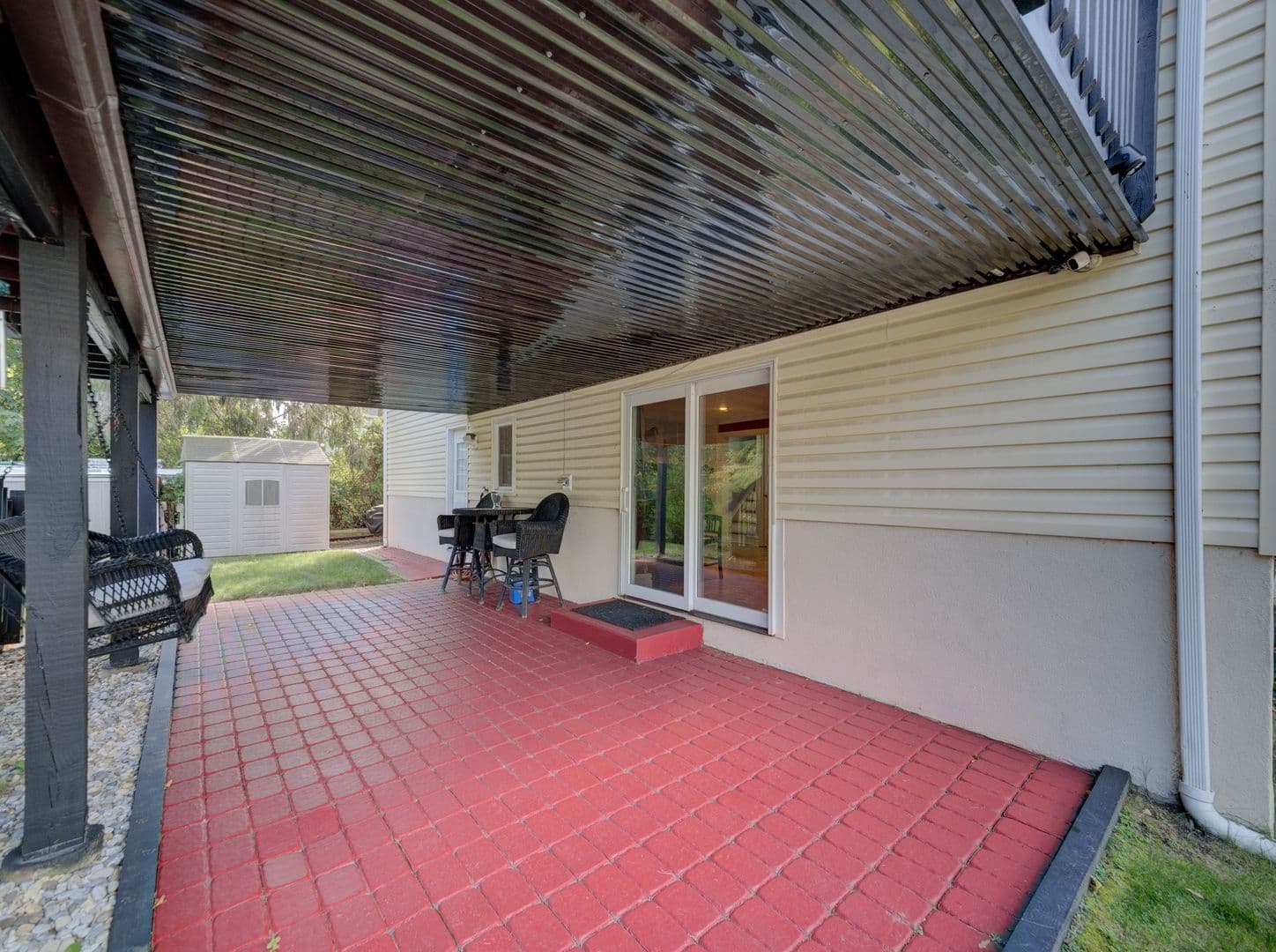 Bloomingdale House: 128 Reeve Ave,
