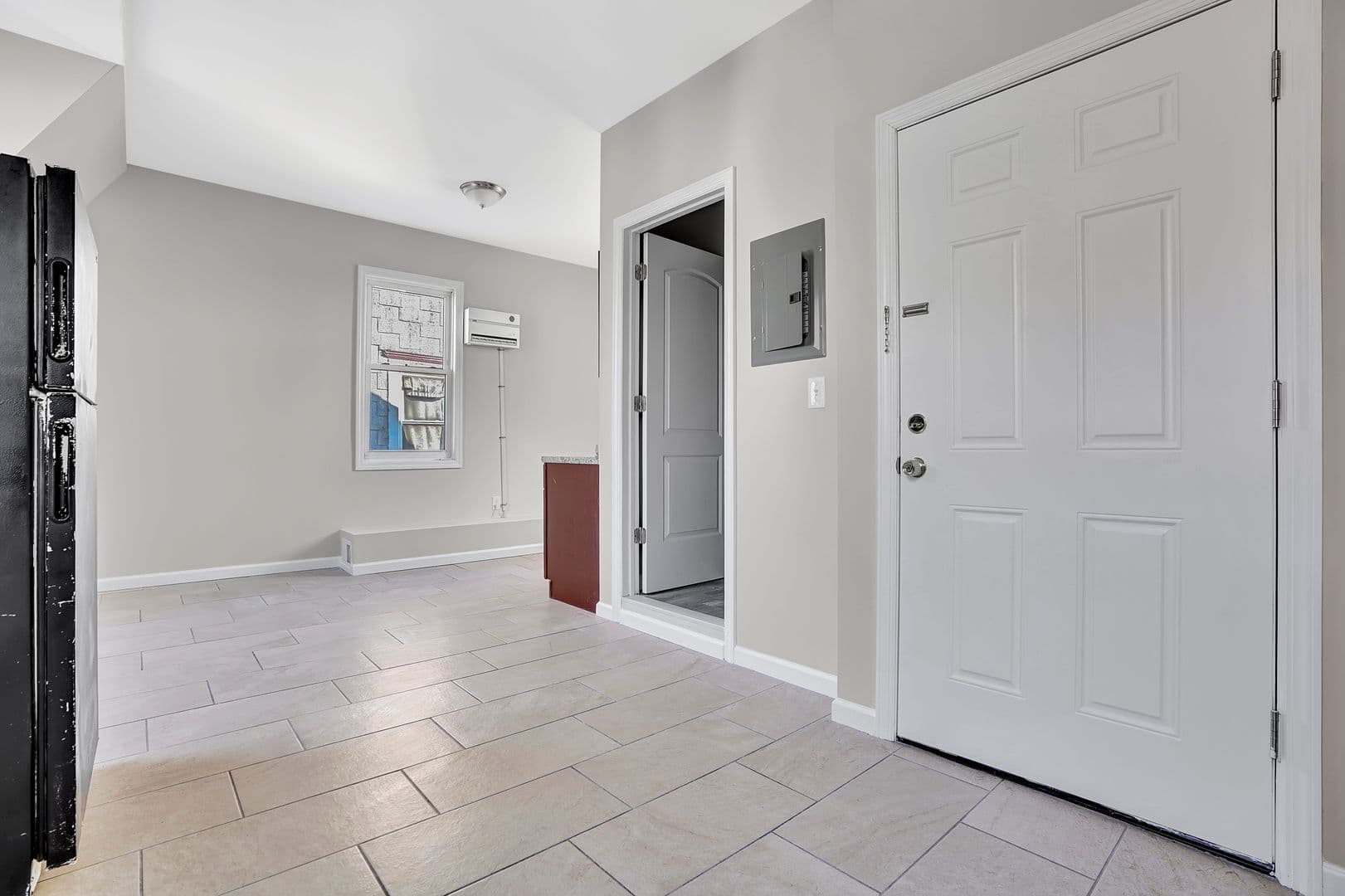 Newark Apartment: 142-144 Seymour Ave