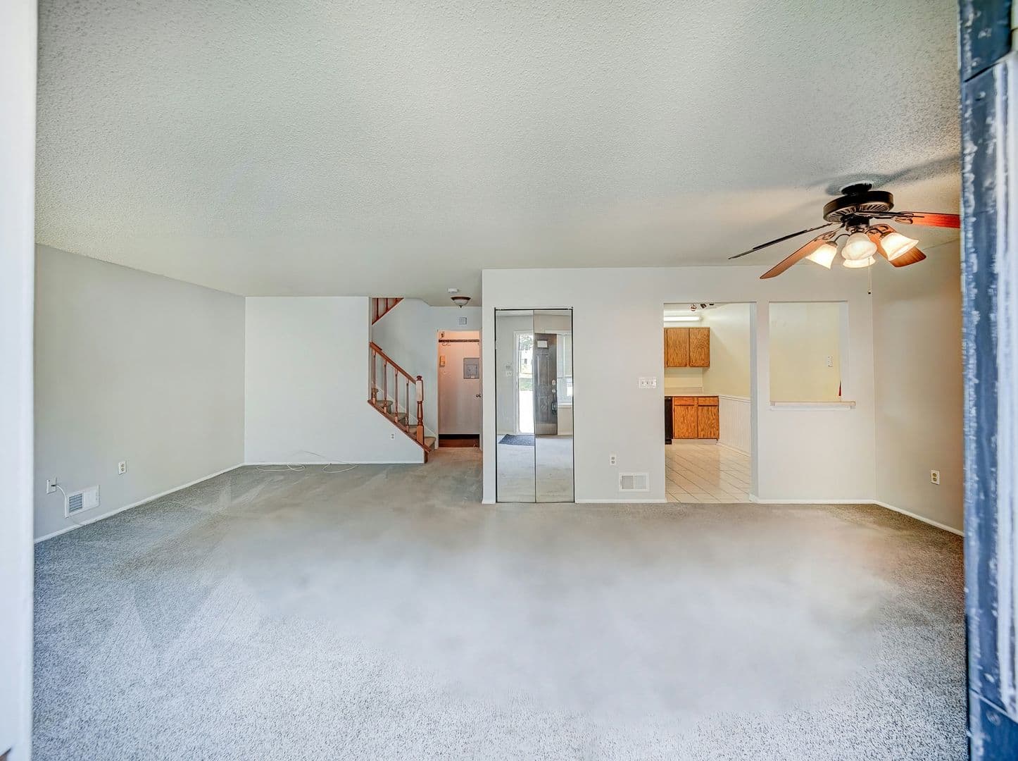 Hamilton Townhome: 96 Versailles Ct