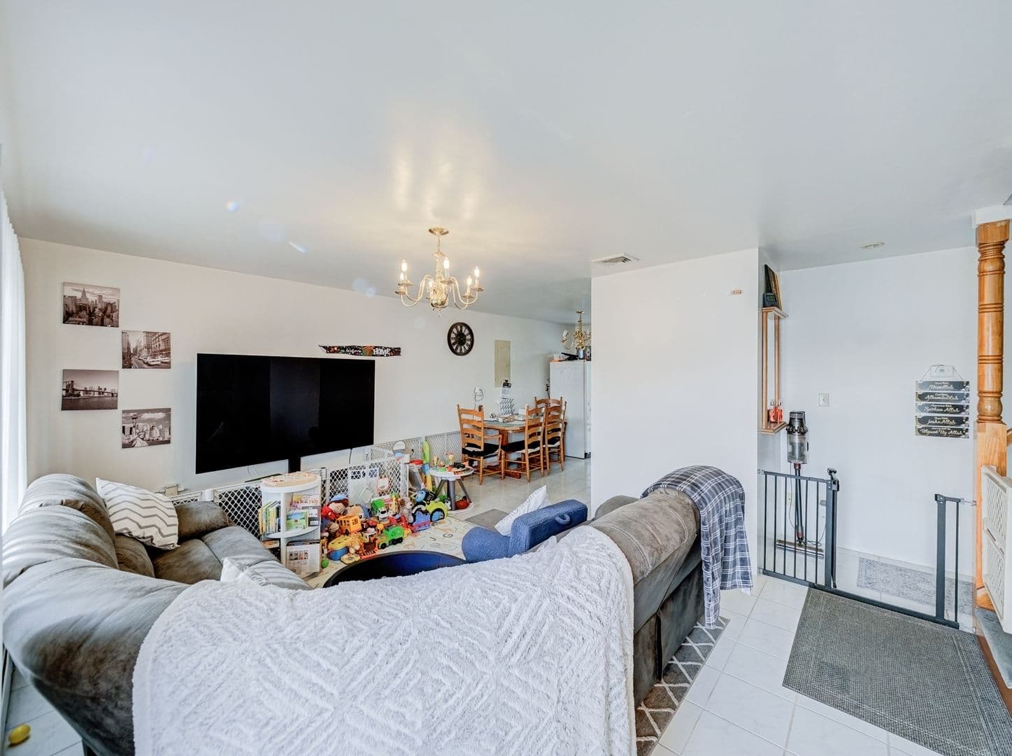 Carteret House: 74 Markowitz St