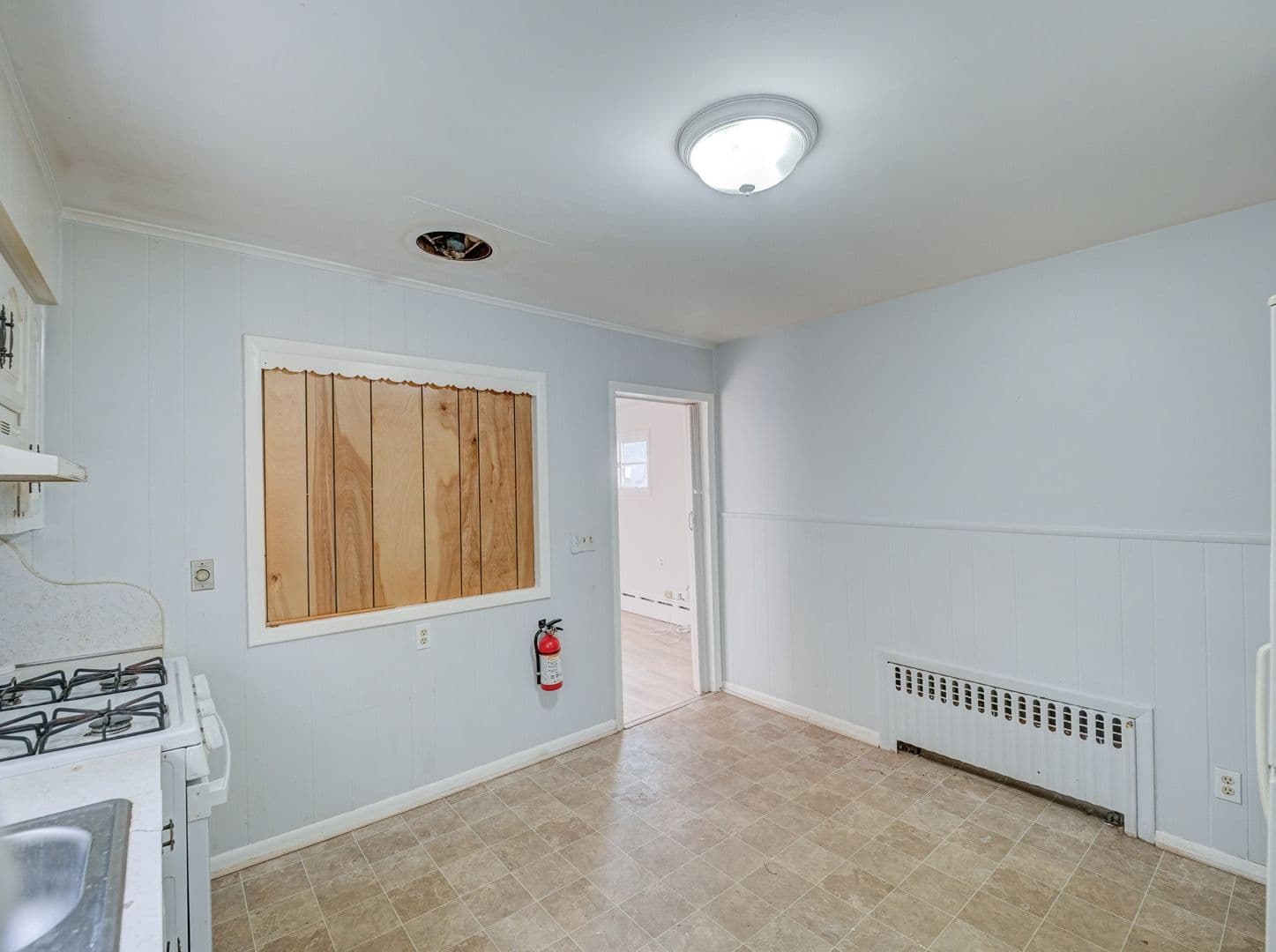 Manville House: 719 Newark Ave
