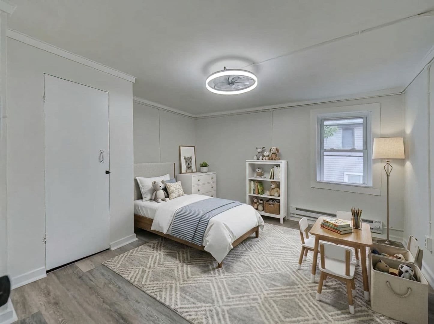 Sommerville Apartment: 148 Davenport Street,
