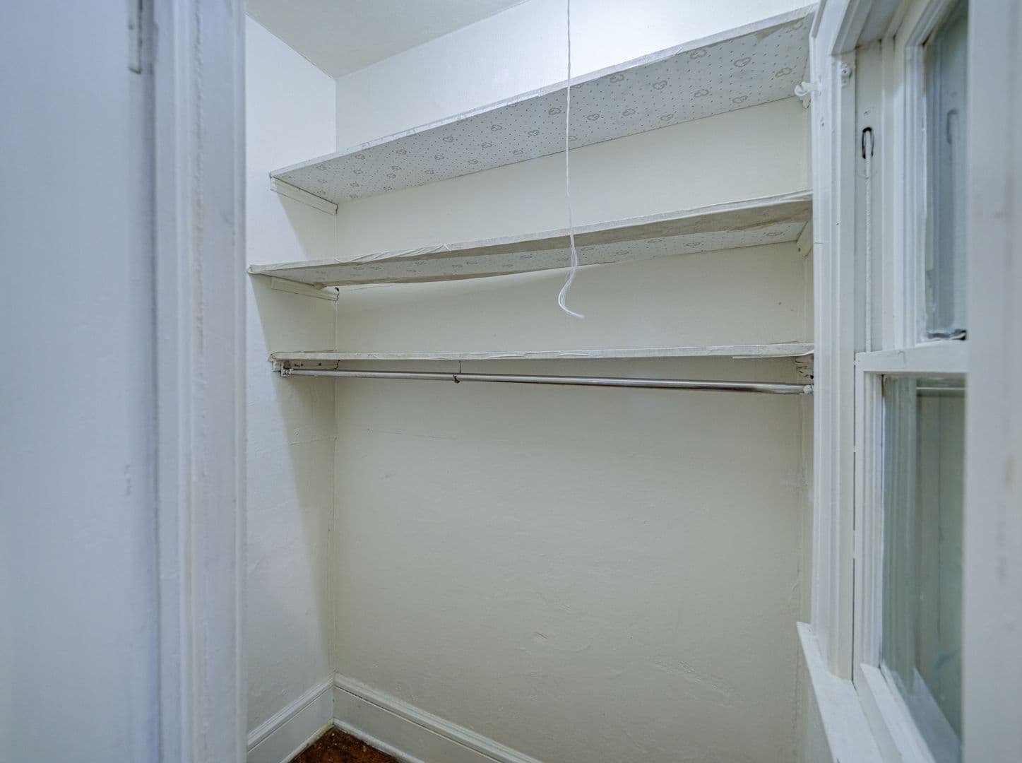 Roselle Apartment: 706 Chestnut St