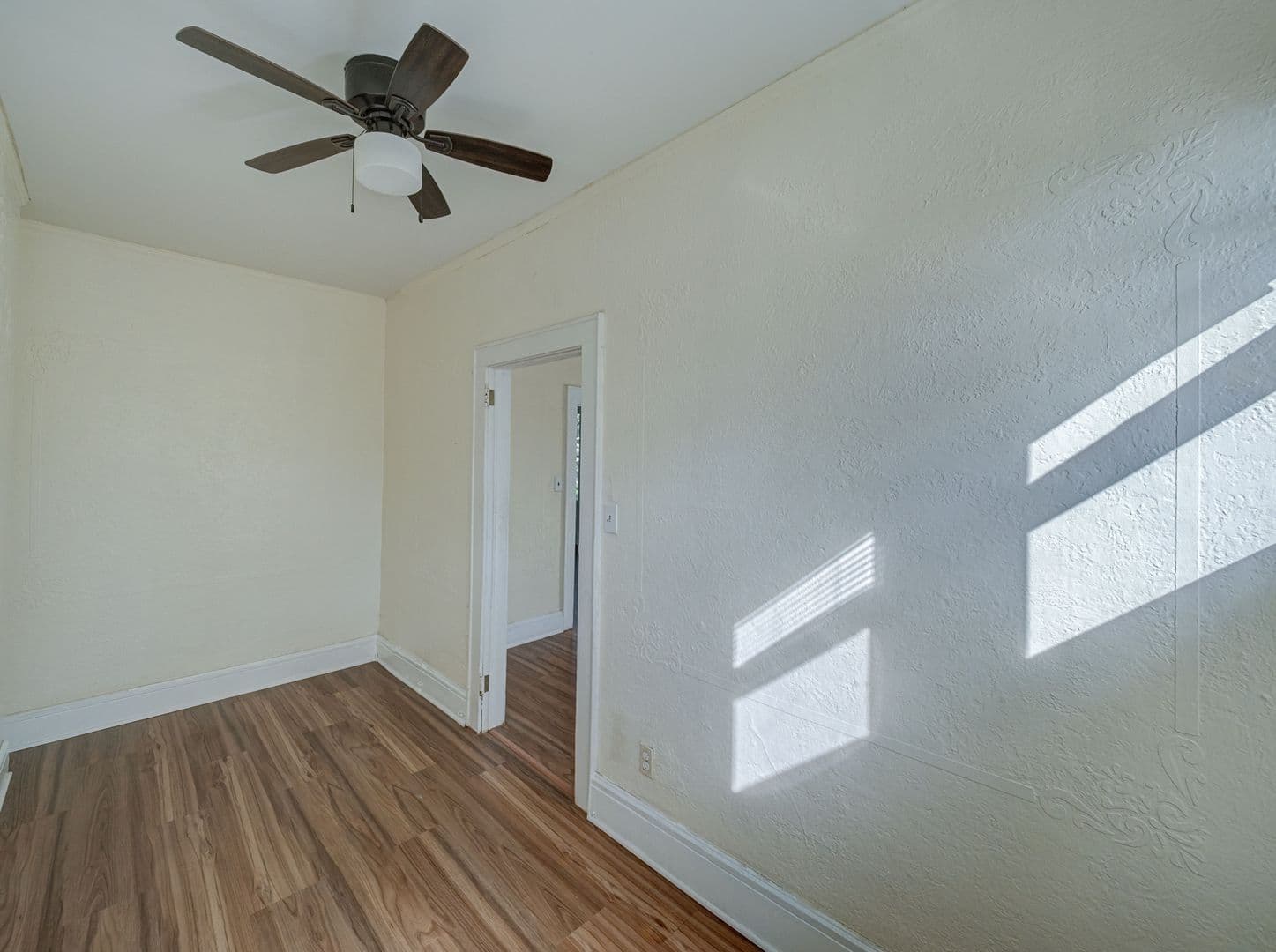Roselle Apartment: 706 Chestnut St