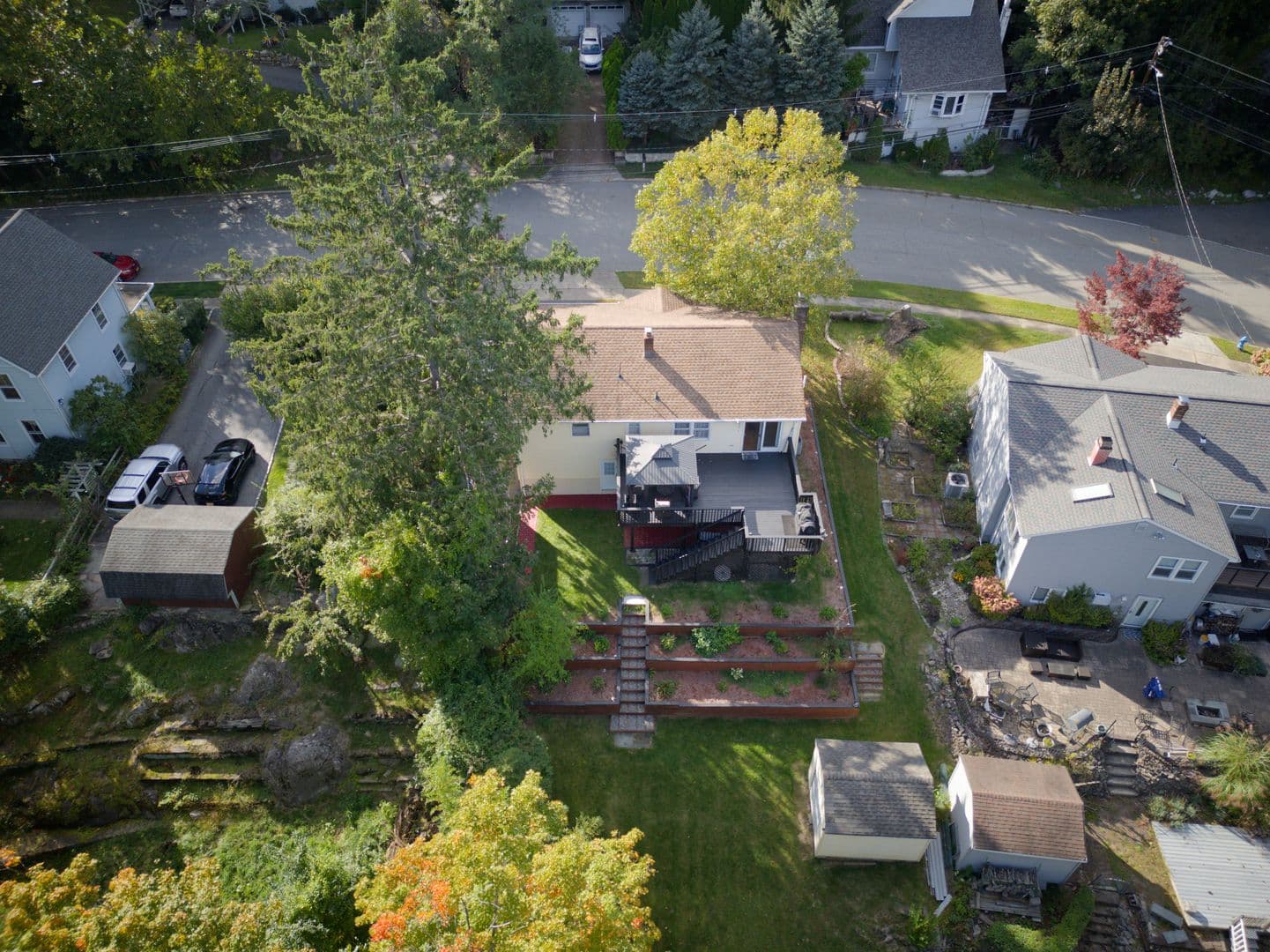 Bloomingdale House: 128 Reeve Ave,