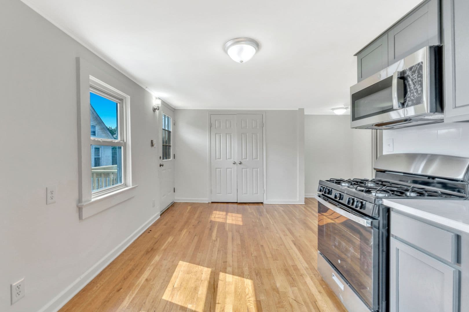 Jamesburg Apartment: 37 Hooker St