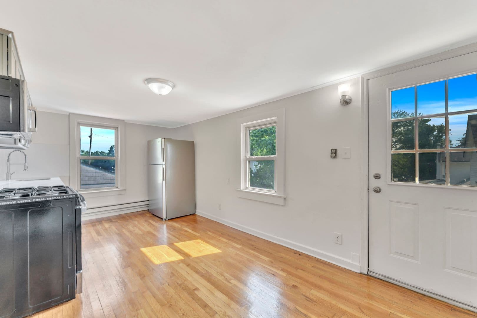 Jamesburg Apartment: 37 Hooker St