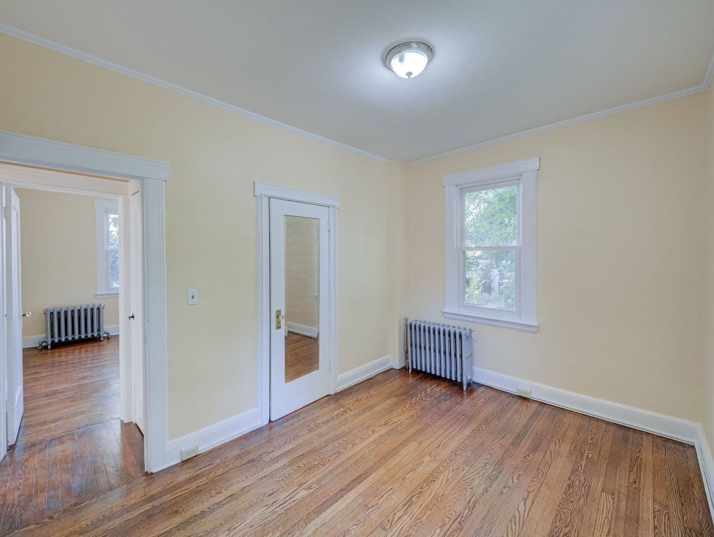 West Orange House: 14 Winding Way