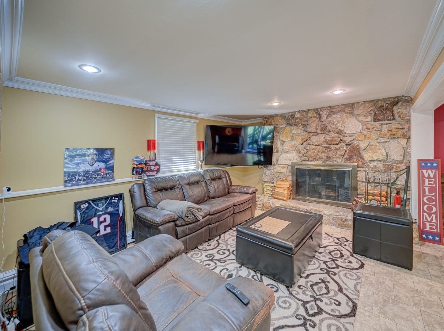 Bloomingdale House: 128 Reeve Ave,