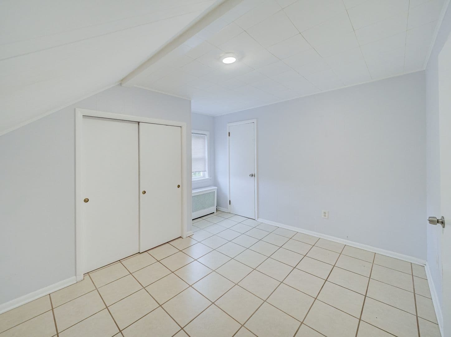 Bound Brook Apartment: 407 Longwood Ave