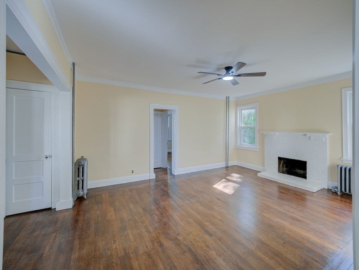 West Orange House: 14 Winding Way