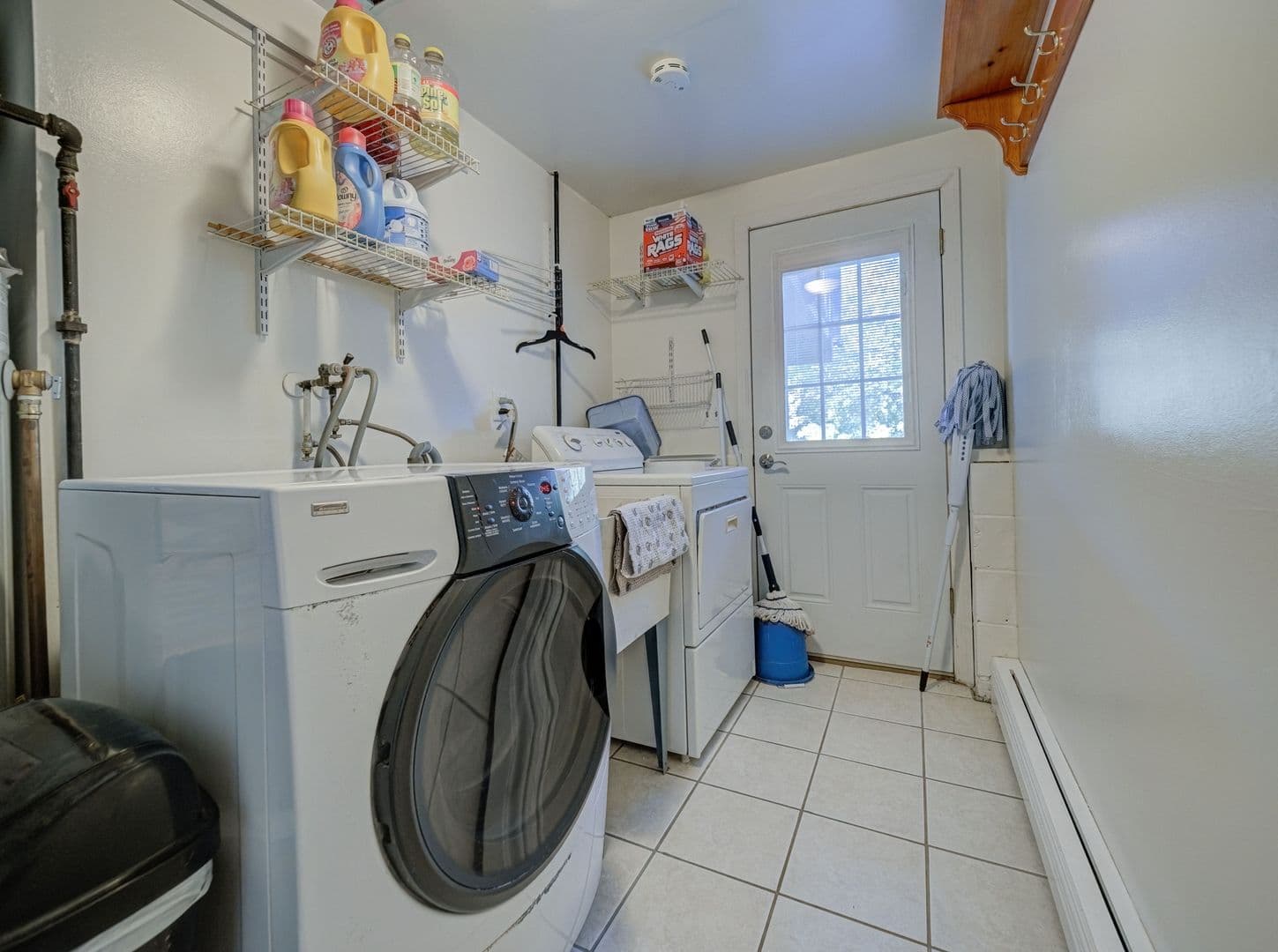 Bloomingdale House: 128 Reeve Ave,