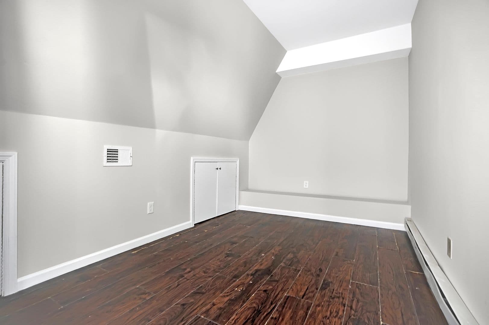 Newark Apartment: 142-144 Seymour Ave
