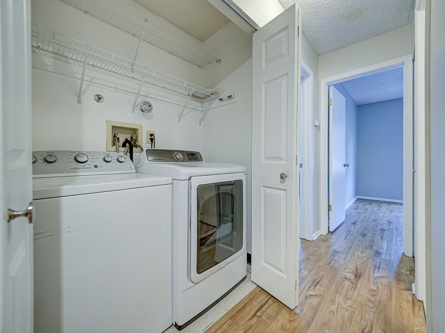 Hamilton Townhome: 96 Versailles Ct
