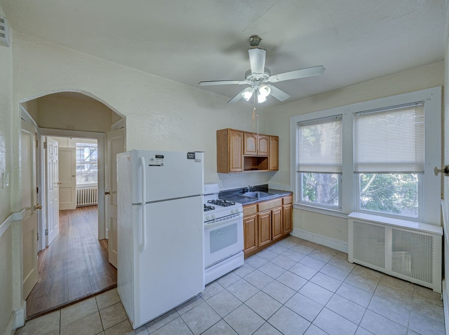 Roselle Apartment: 706 Chestnut St