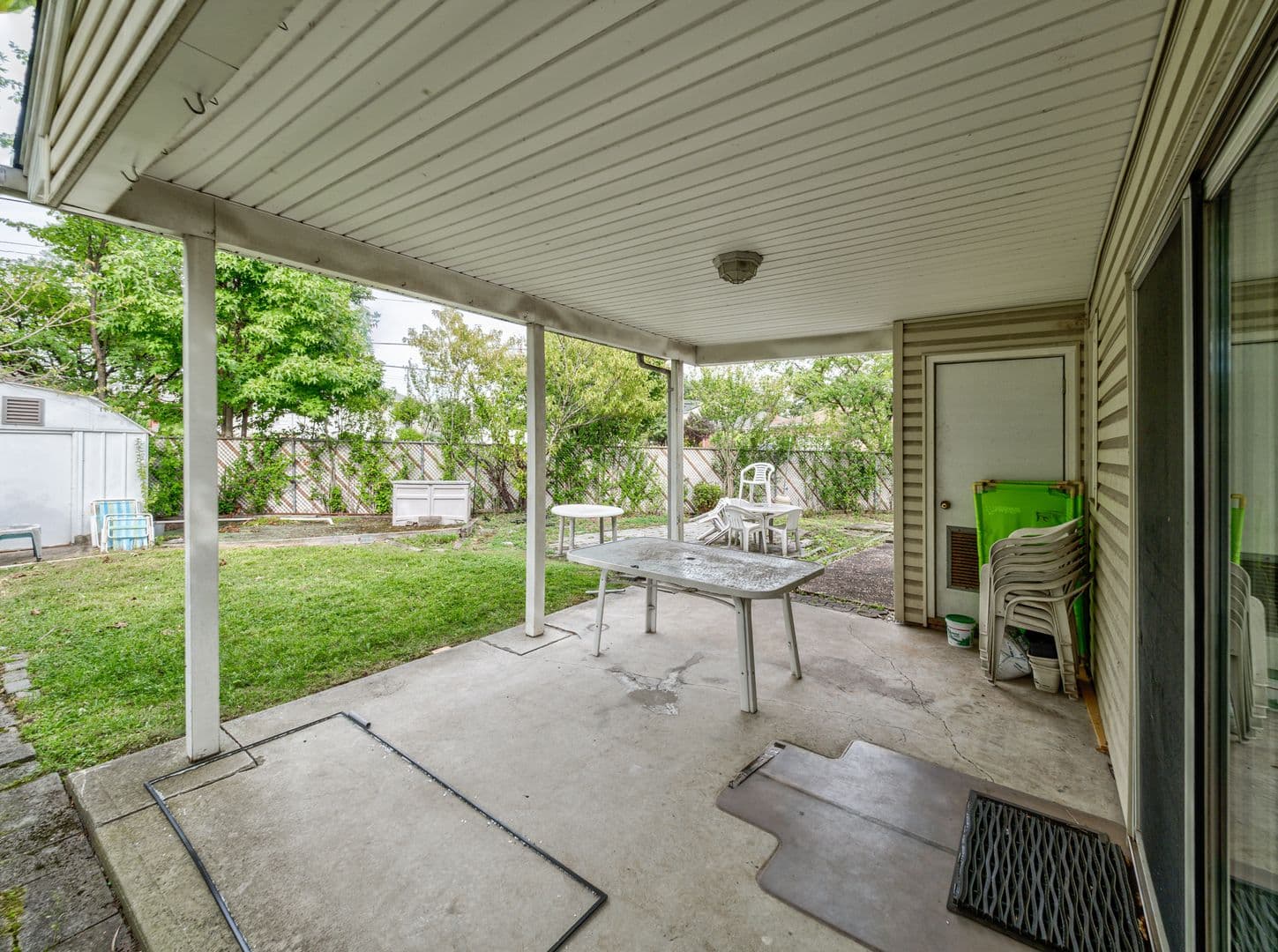 Carteret House: 74 Markowitz St
