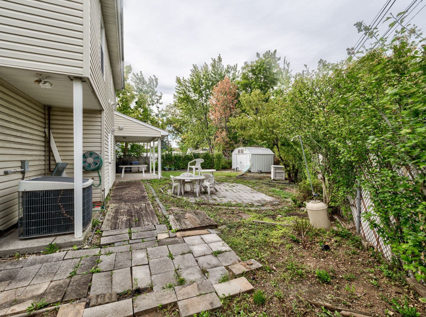 Carteret House: 74 Markowitz St