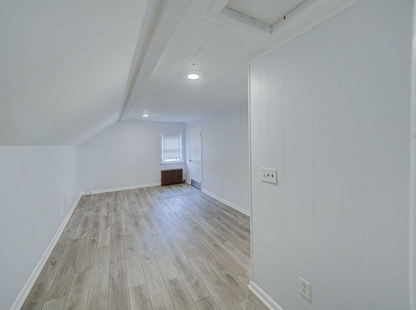 Bound Brook Apartment: 407 Longwood Ave