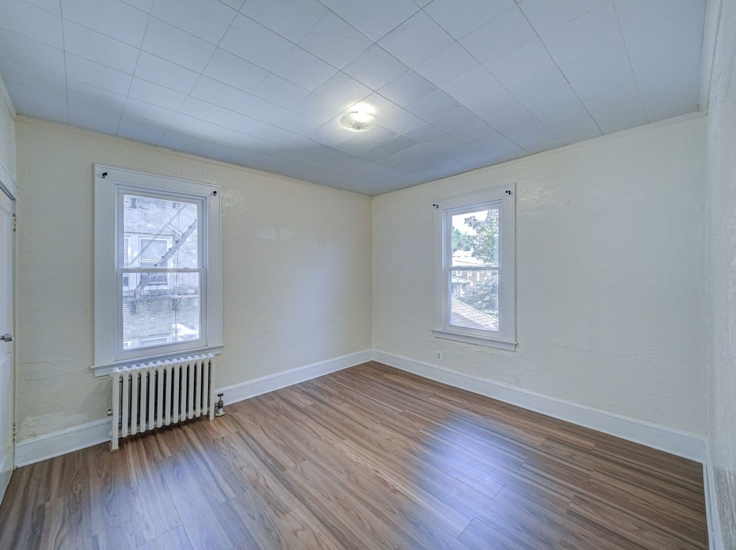Roselle Apartment: 706 Chestnut St