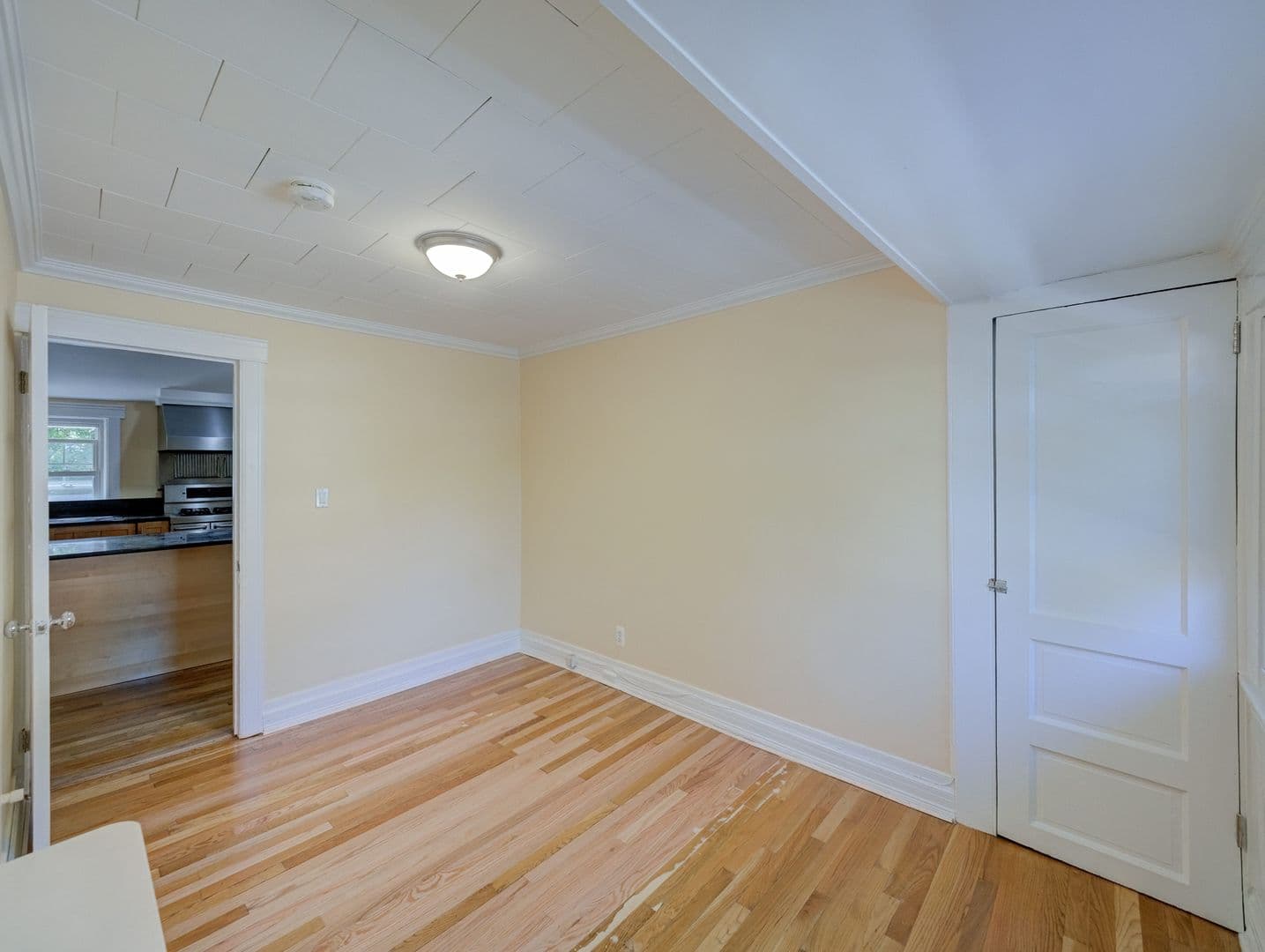 West Orange House: 14 Winding Way