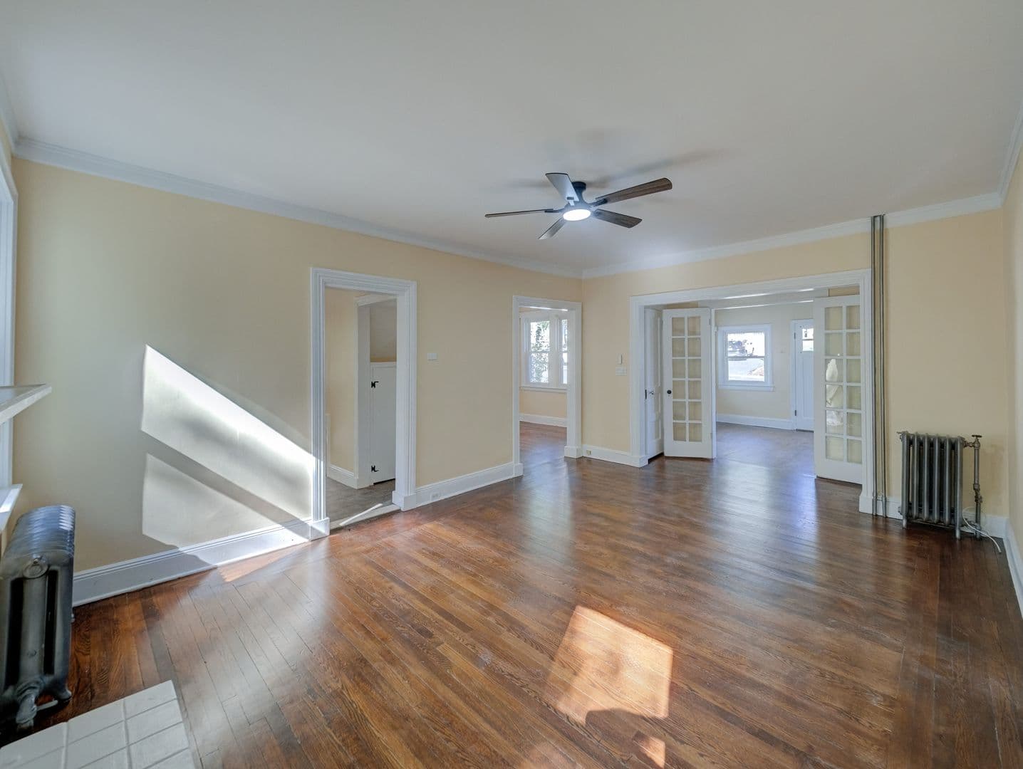 West Orange House: 14 Winding Way