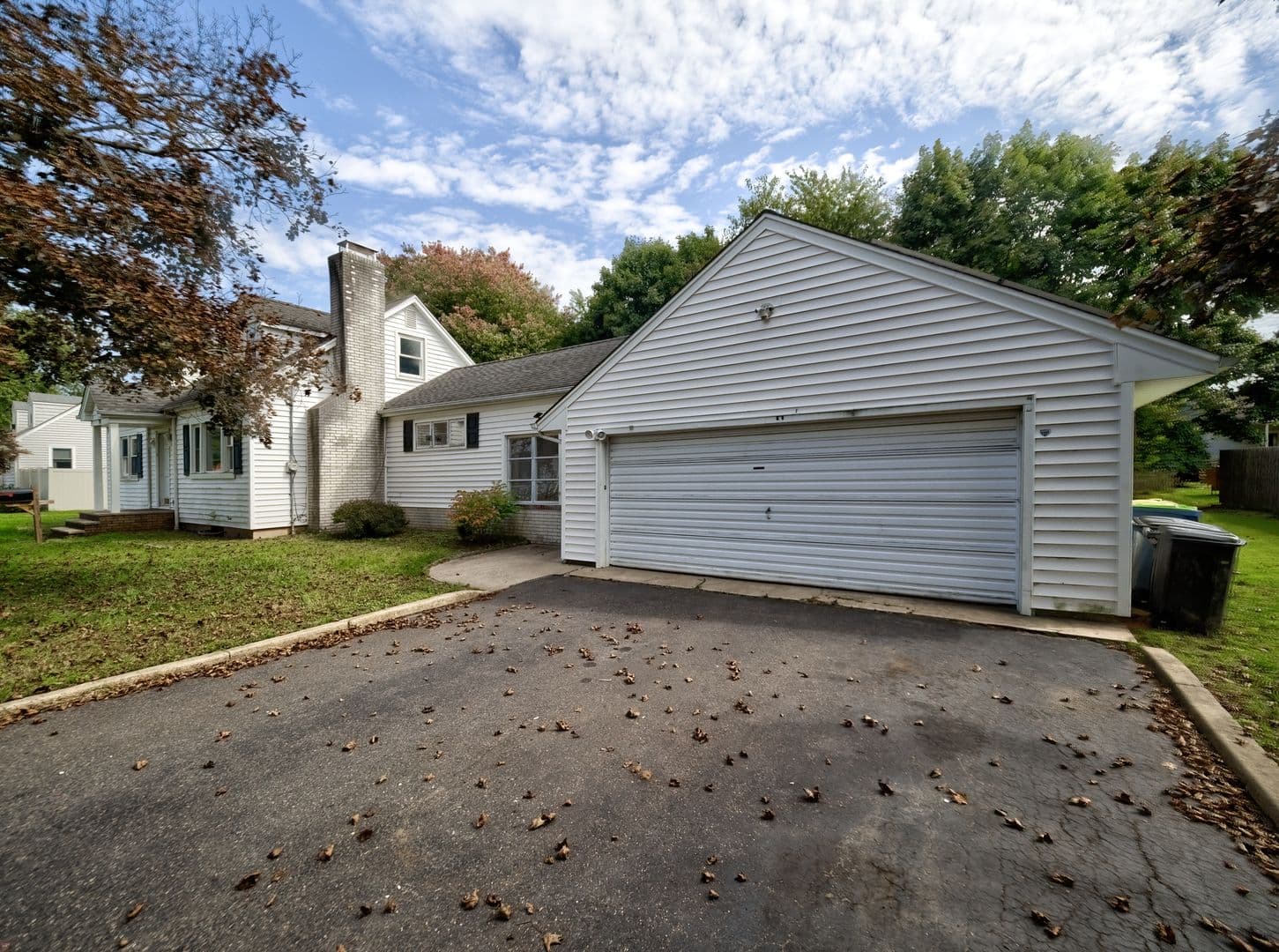 Manville House: 719 Newark Ave