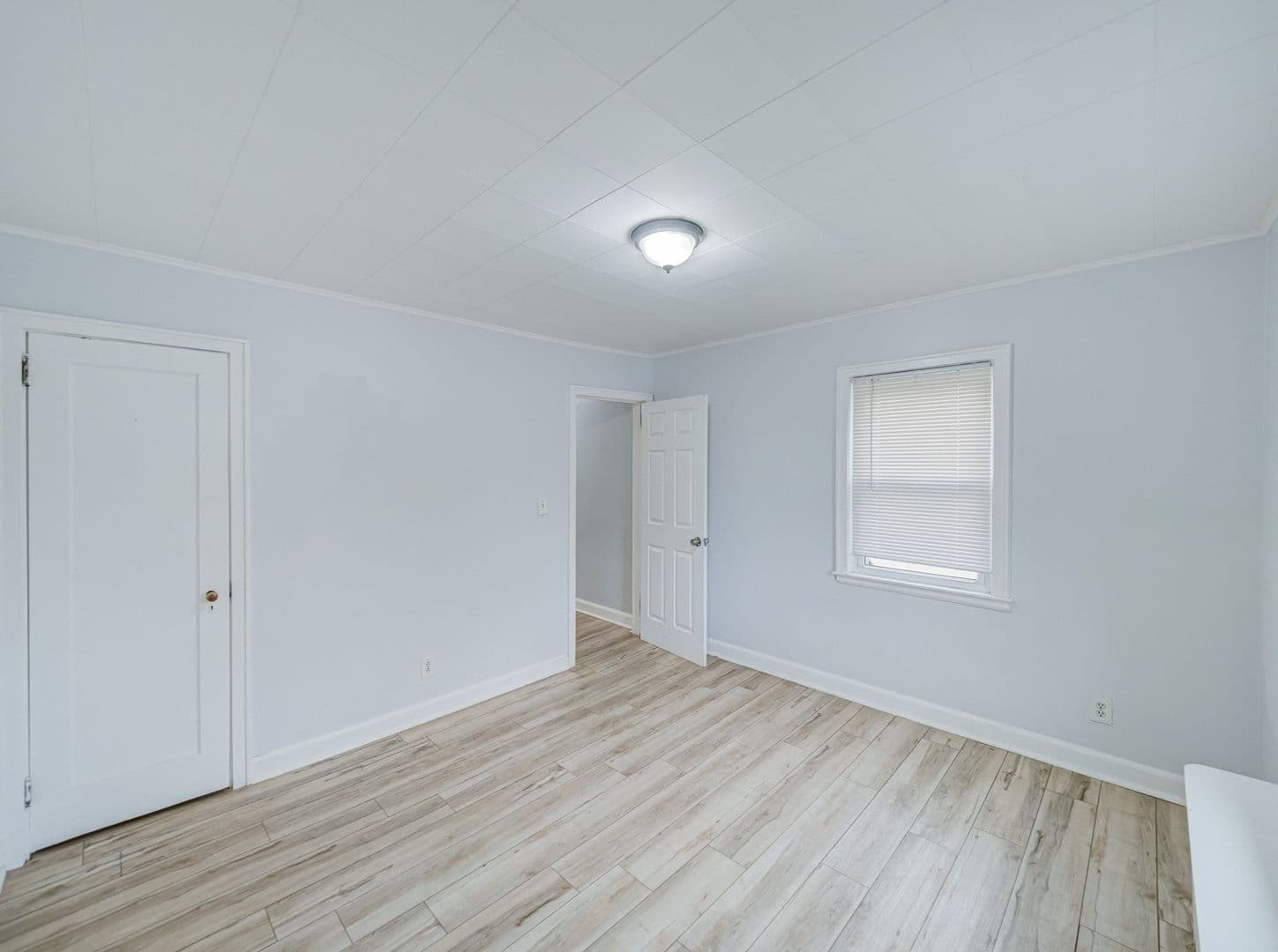 Bound Brook Apartment: 407 Longwood Ave