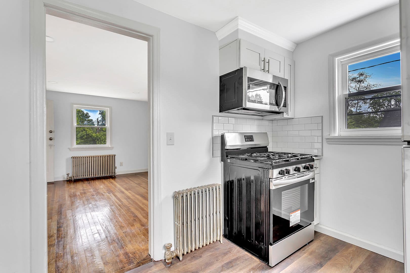 Dunellen Apartment: 401 Sanford Ave