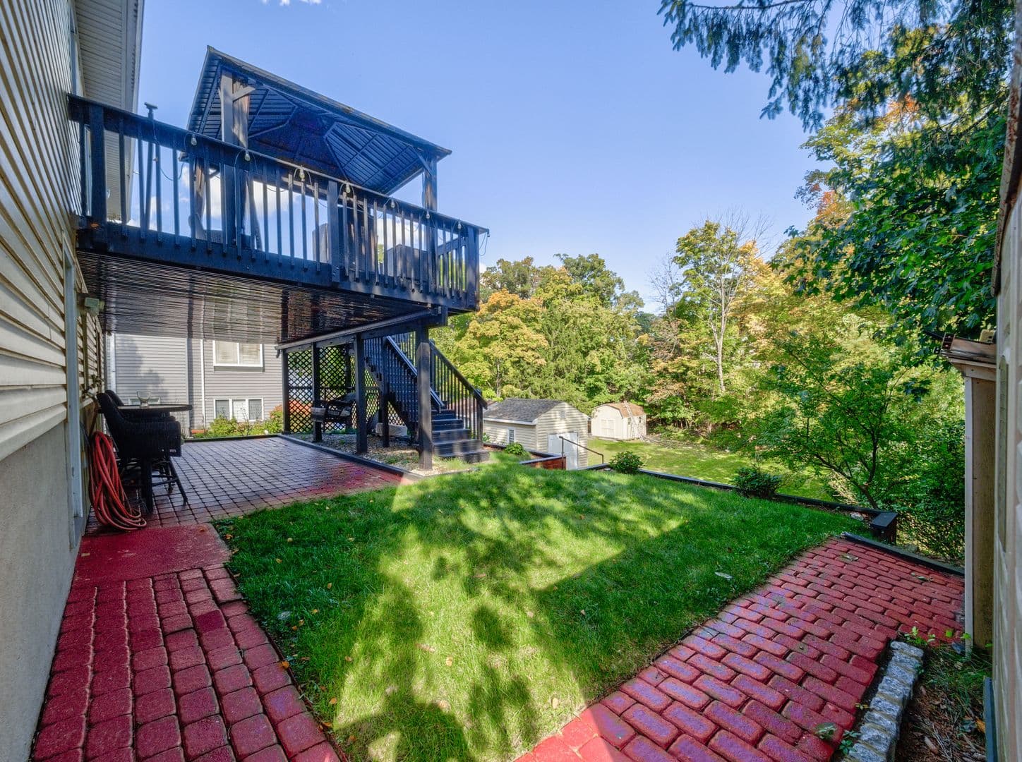 Bloomingdale House: 128 Reeve Ave,