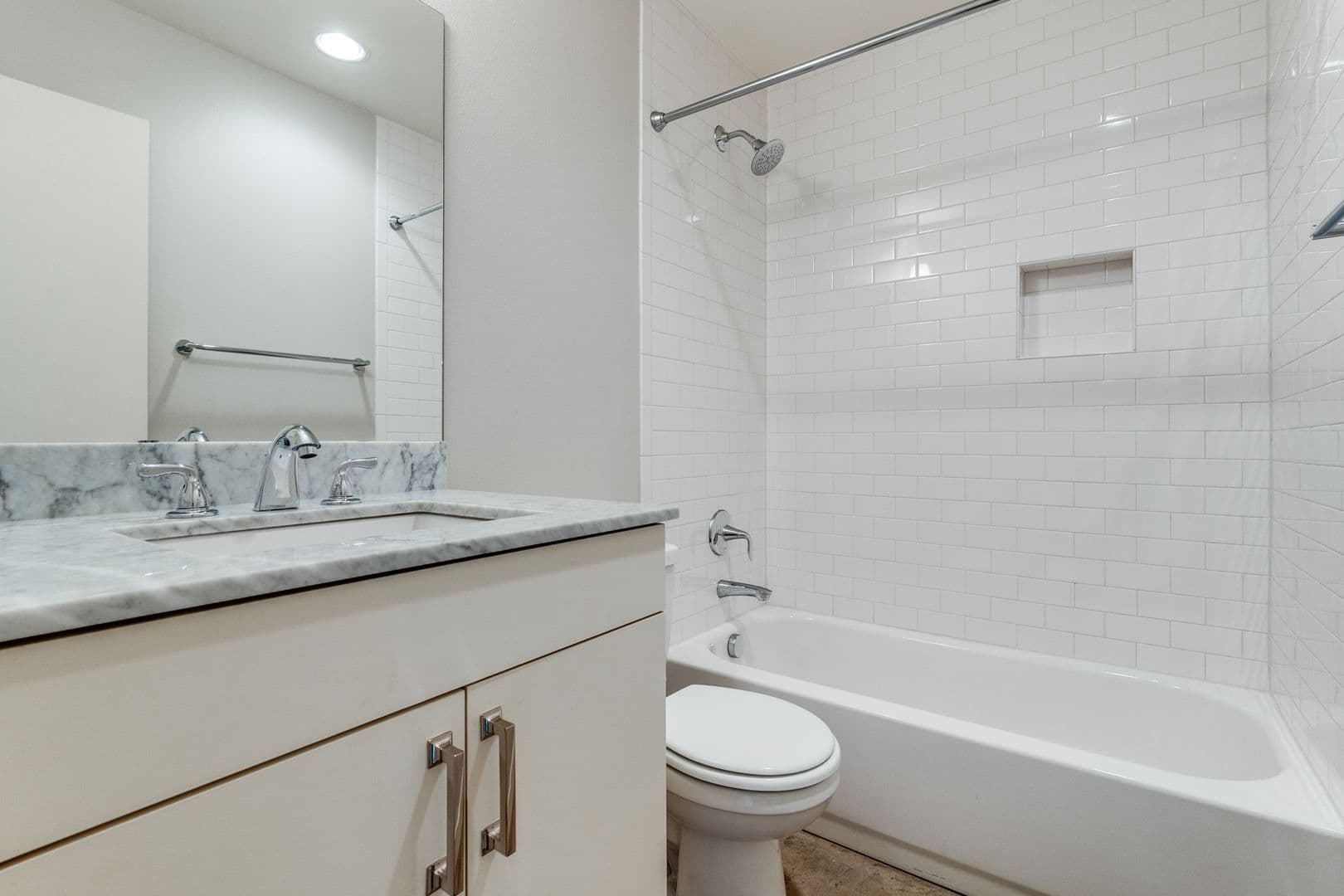 Dallas Apartment: 4905 Kilroy Drive