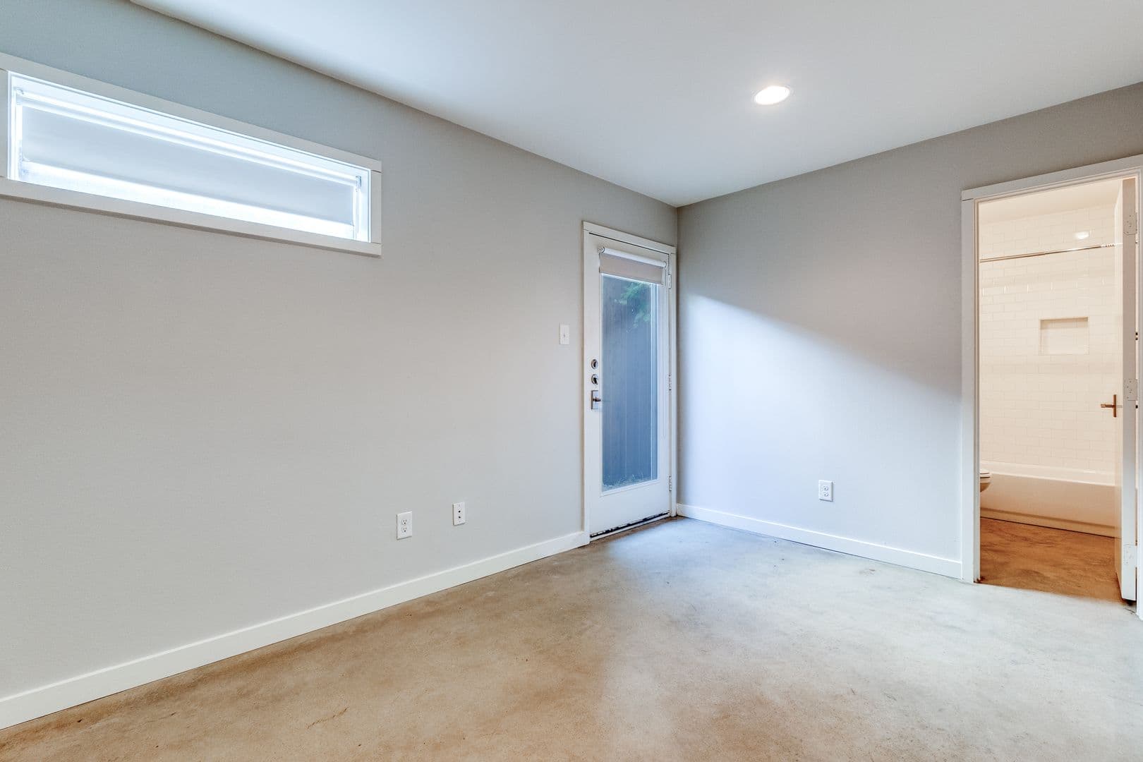 Dallas Apartment: 4905 Kilroy Drive