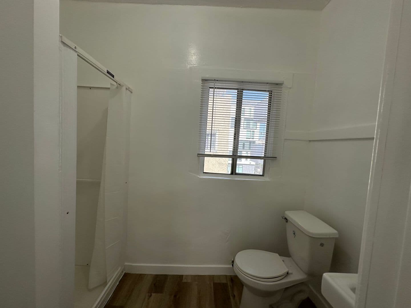 Los Angeles Apartment: 901 S Vermont Ave.