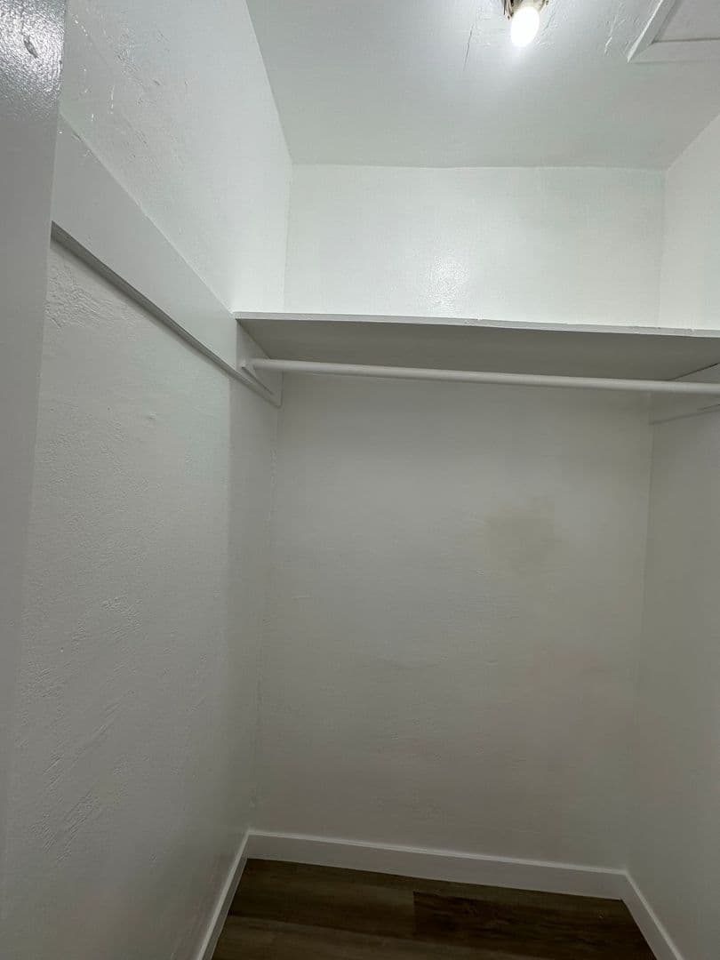 Los Angeles Apartment: 901 S Vermont Ave.