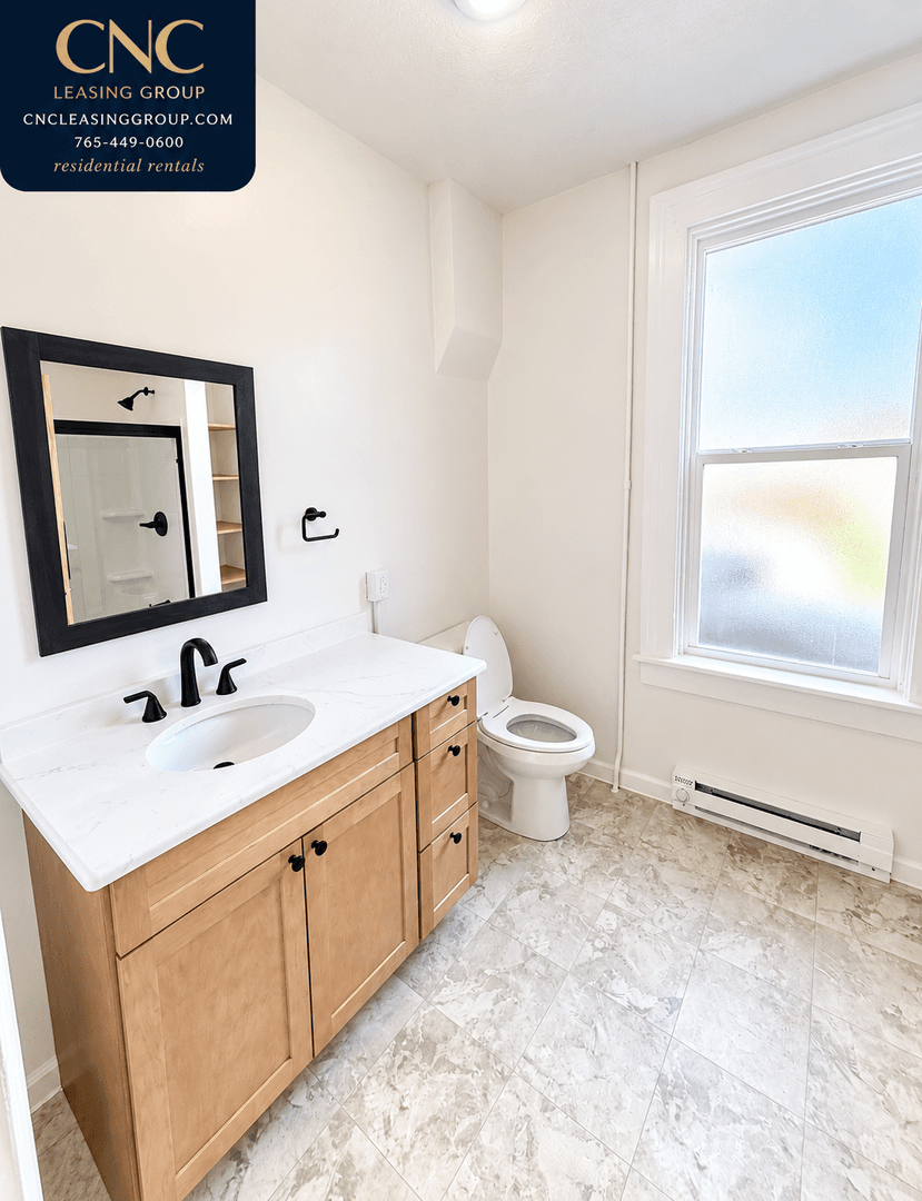 Lafayette Apartment: 1214 Columbia Street